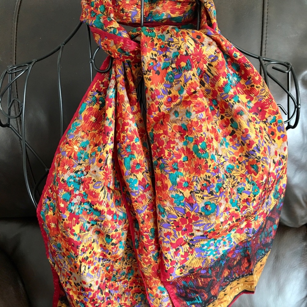 Silk vintage Honey 🍯 scarf